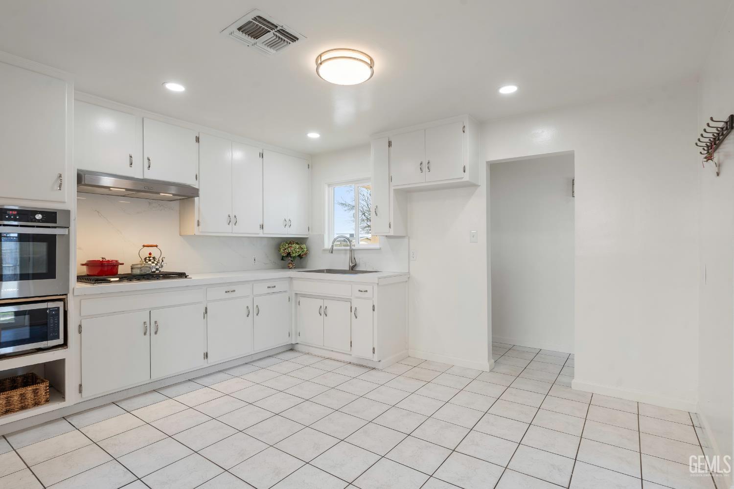 5817 Gary Place, Bakersfield, CA 93307 — photo 18