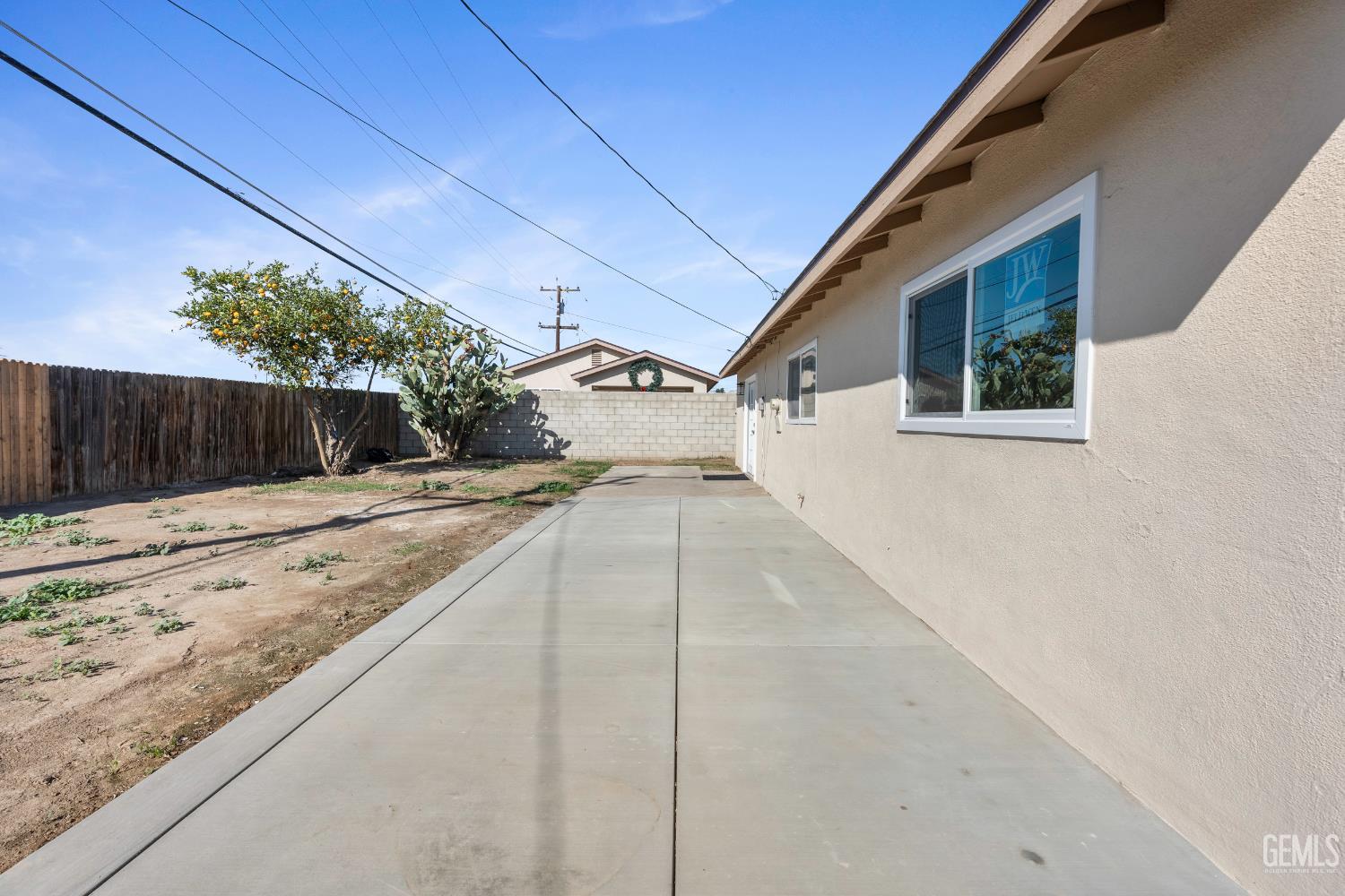 5817 Gary Place, Bakersfield, CA 93307 — photo 39