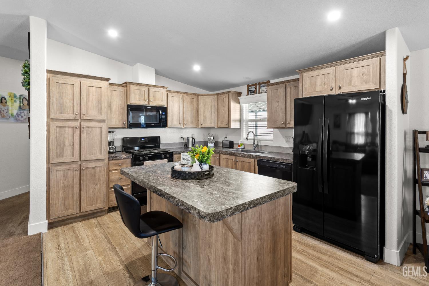 4401 Hughes Lane — photo 4