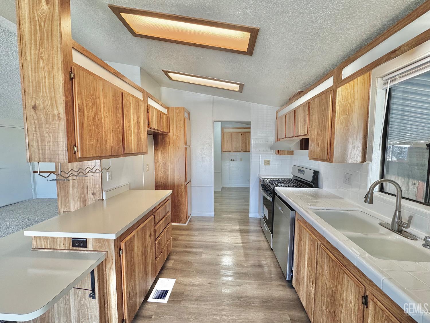 1301 Taft Highway — photo 10
