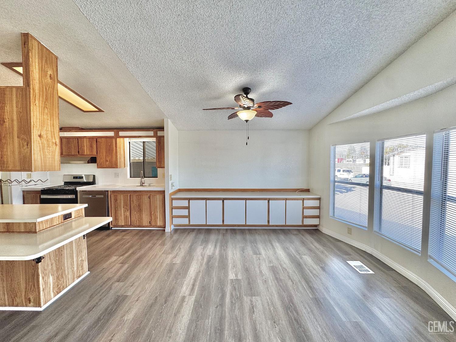 1301 Taft Highway — photo 13