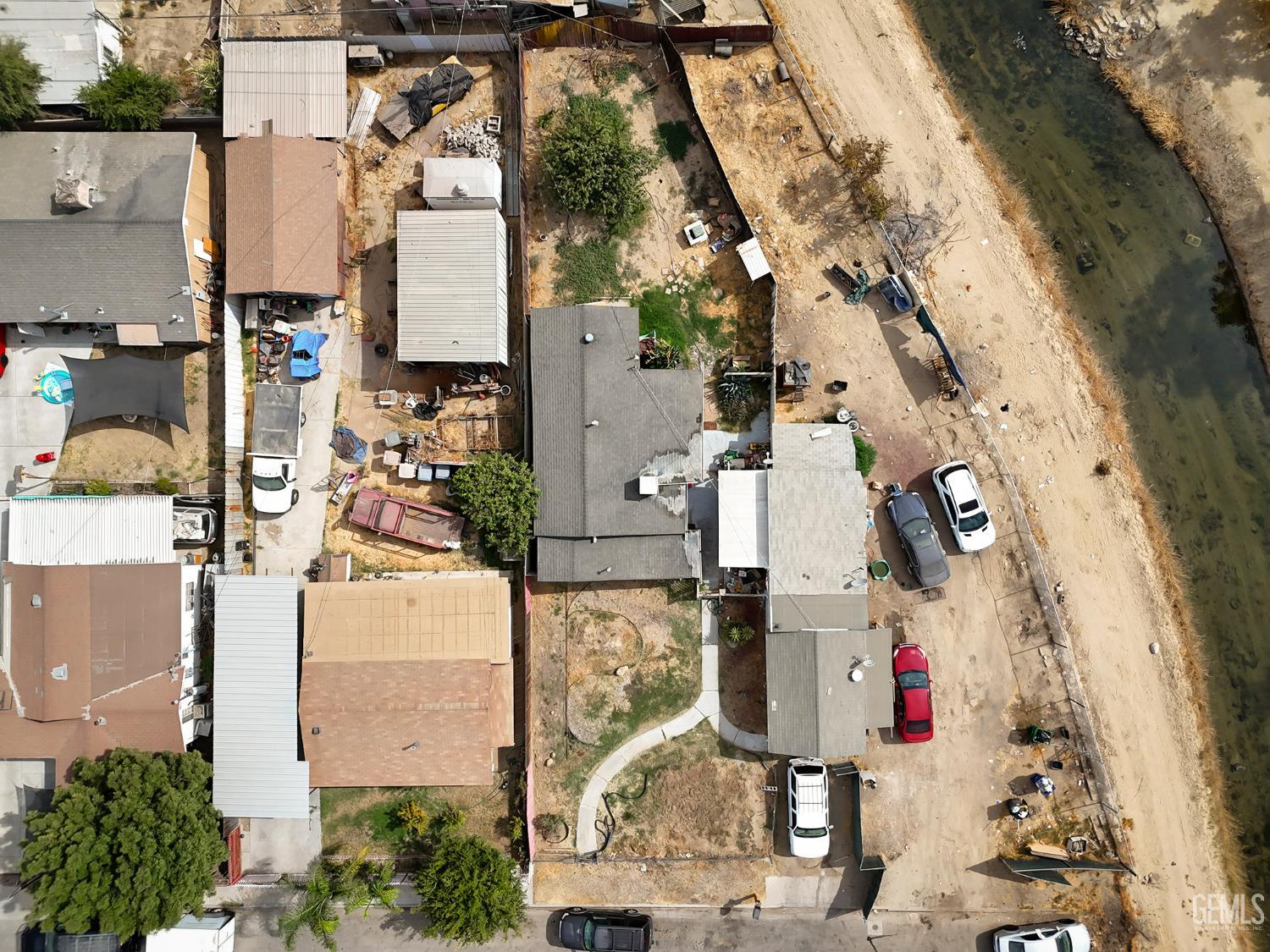 1017 Curtis Drive — photo 2