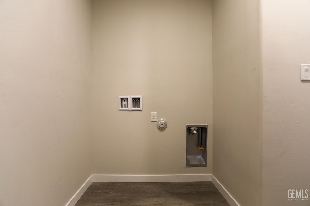 11001 Arundel Way — photo 44