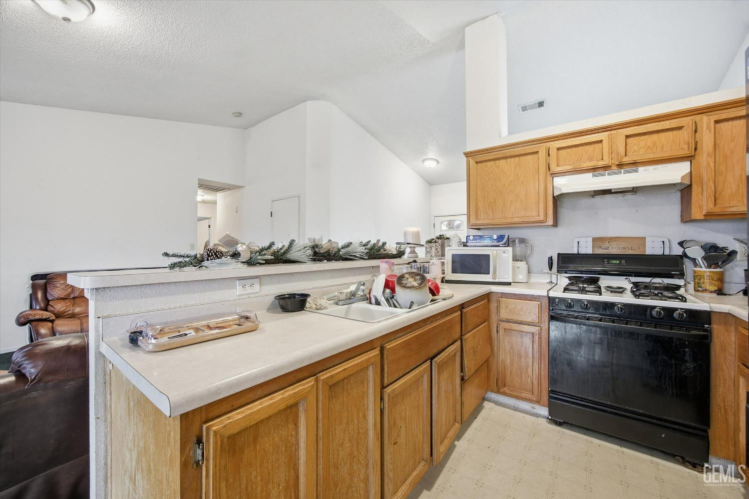 2114 Foxglove Court — photo 28