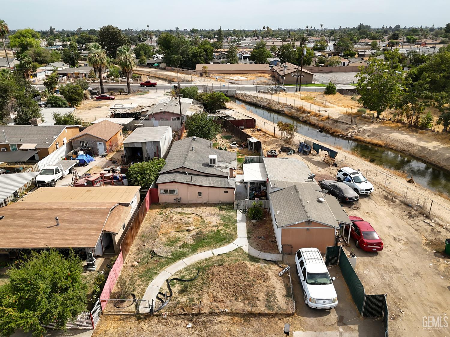 1017 Curtis Drive — photo 3