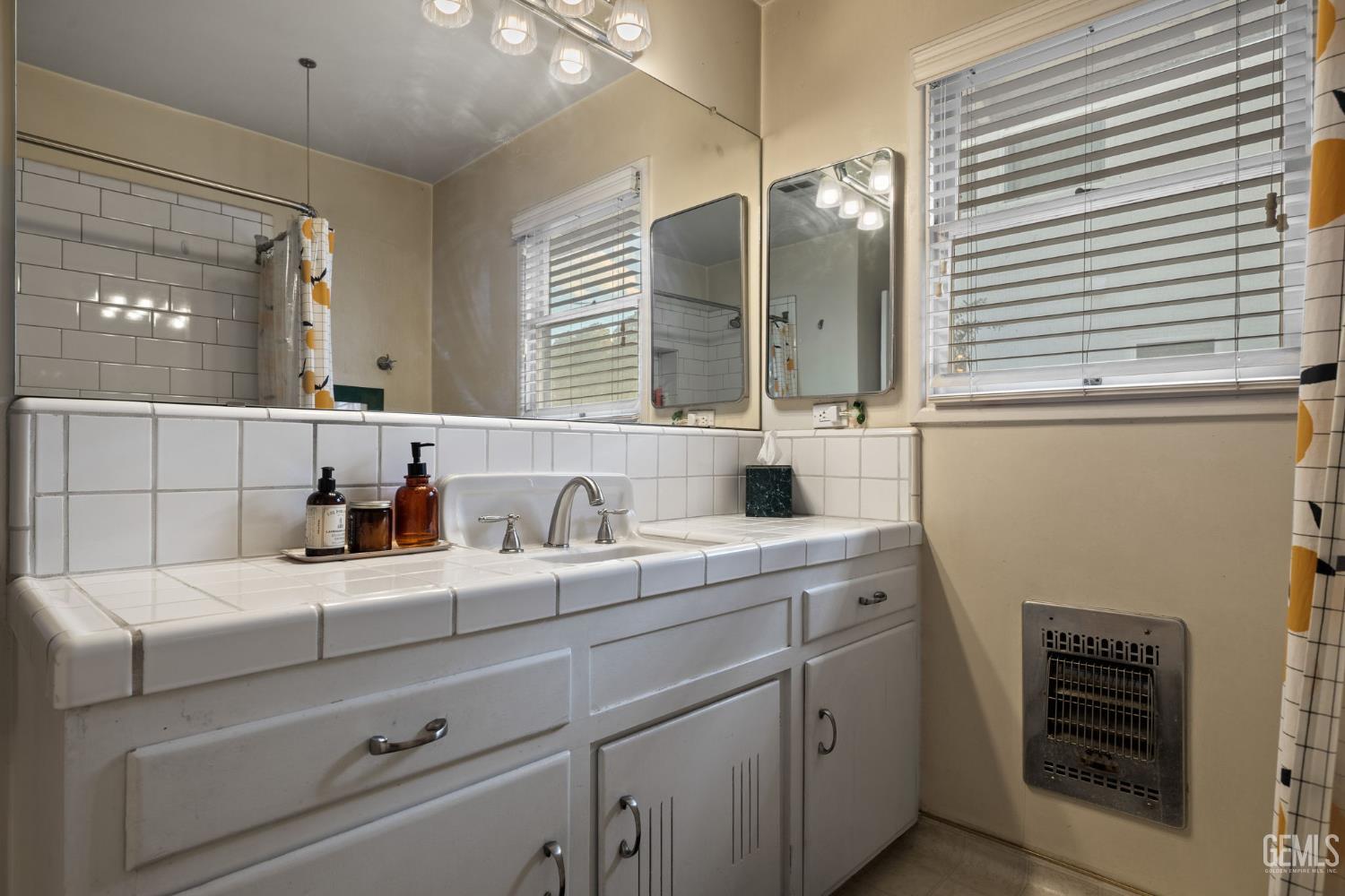 2605 Beech Street — photo 44