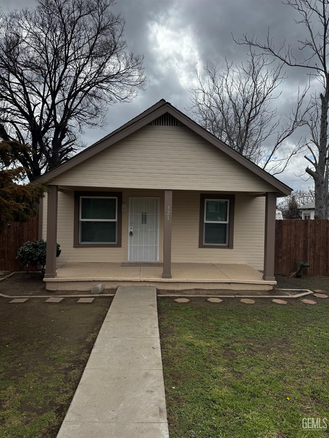 321 Lincoln Avenue — photo 2