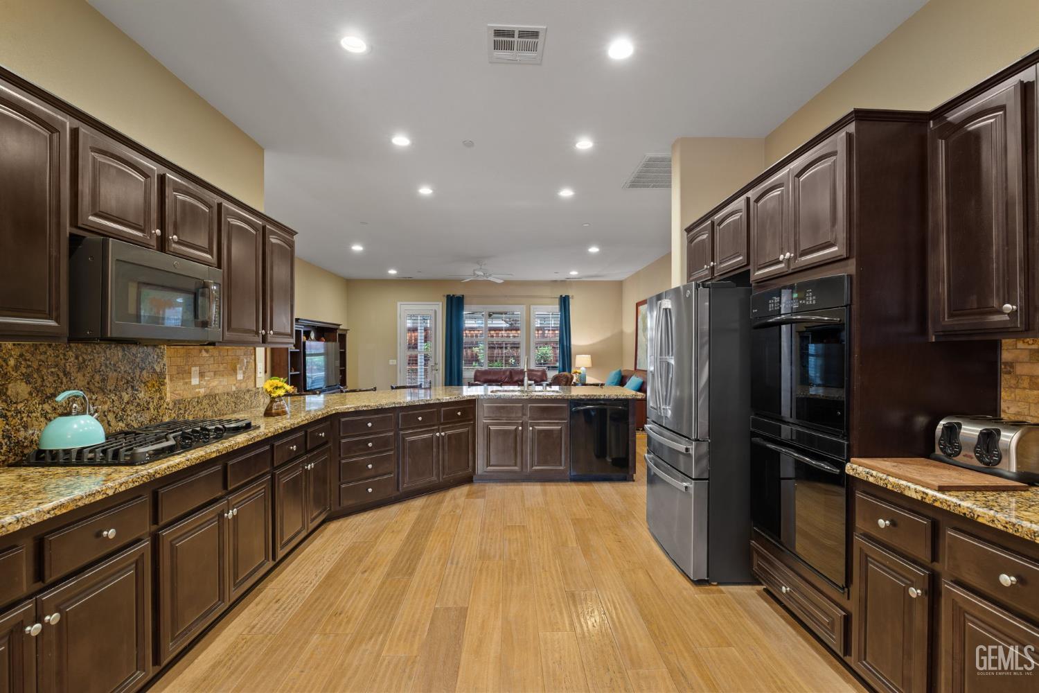 6411 Lisbon Place — photo 11