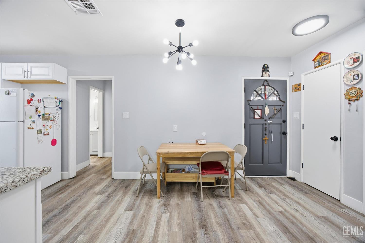 2208 Greenwood Drive — photo 6