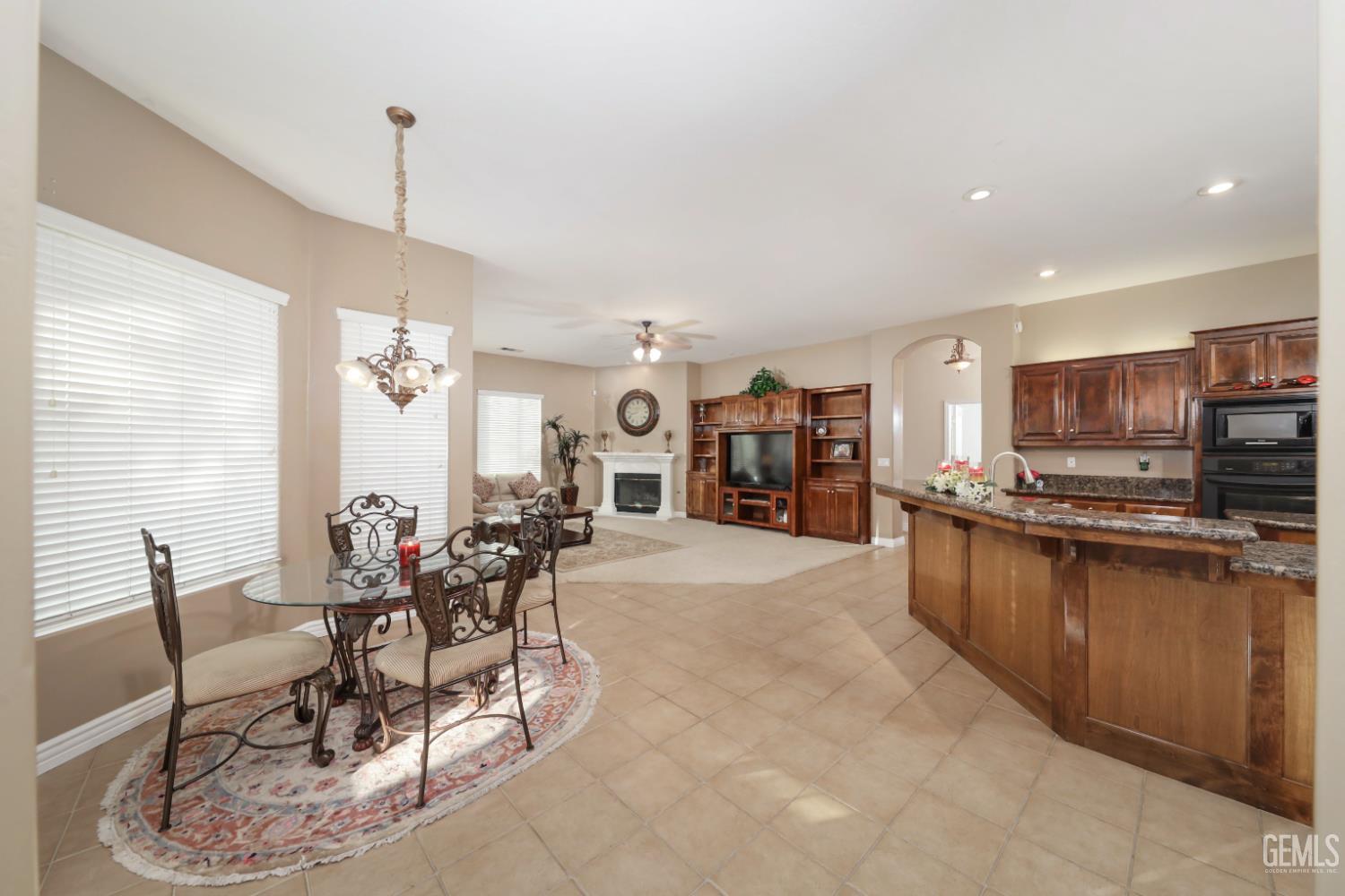 12504 Crown Crest Drive — photo 6