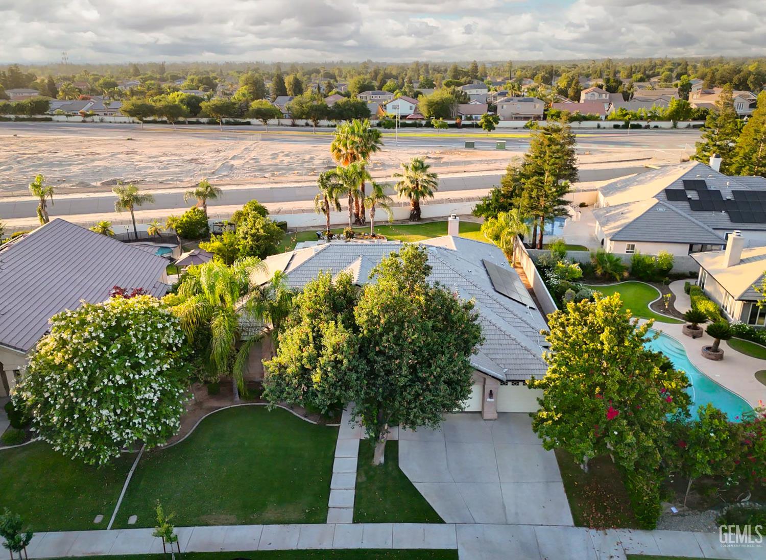12504 Crown Crest Drive — photo 36