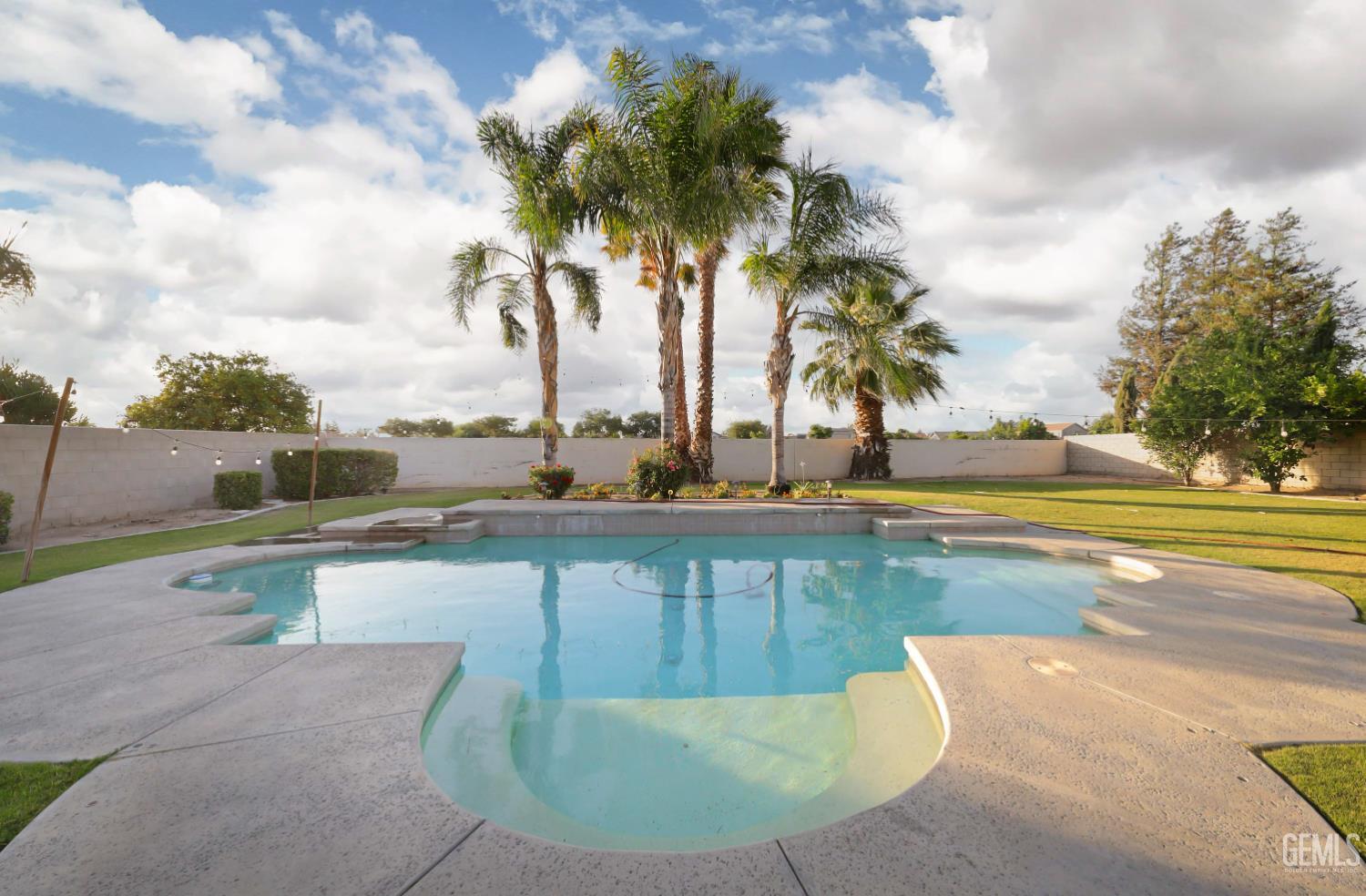 12504 Crown Crest Drive — photo 29