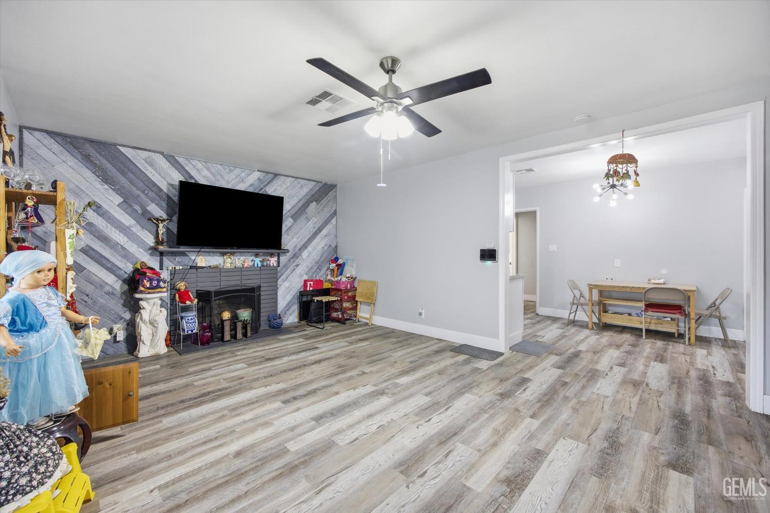 2208 Greenwood Drive — photo 15