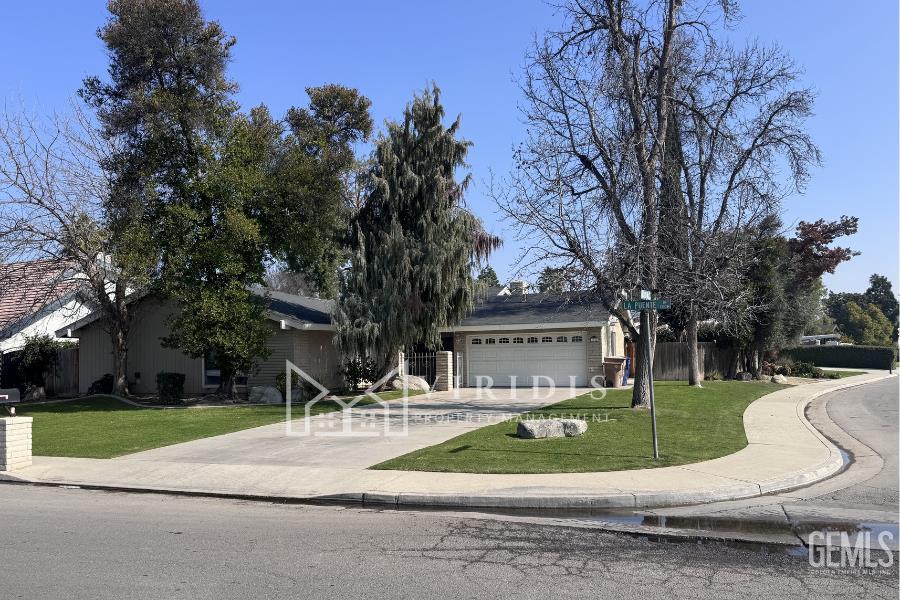 1304 La Puente Drive