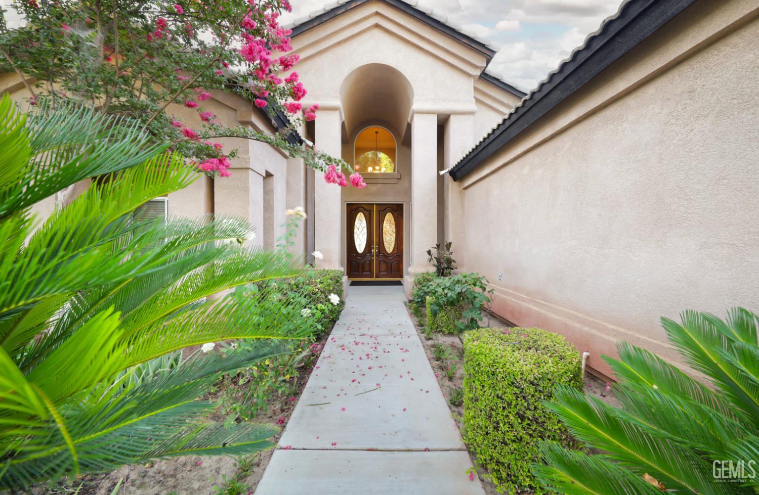12504 Crown Crest Drive — photo 5