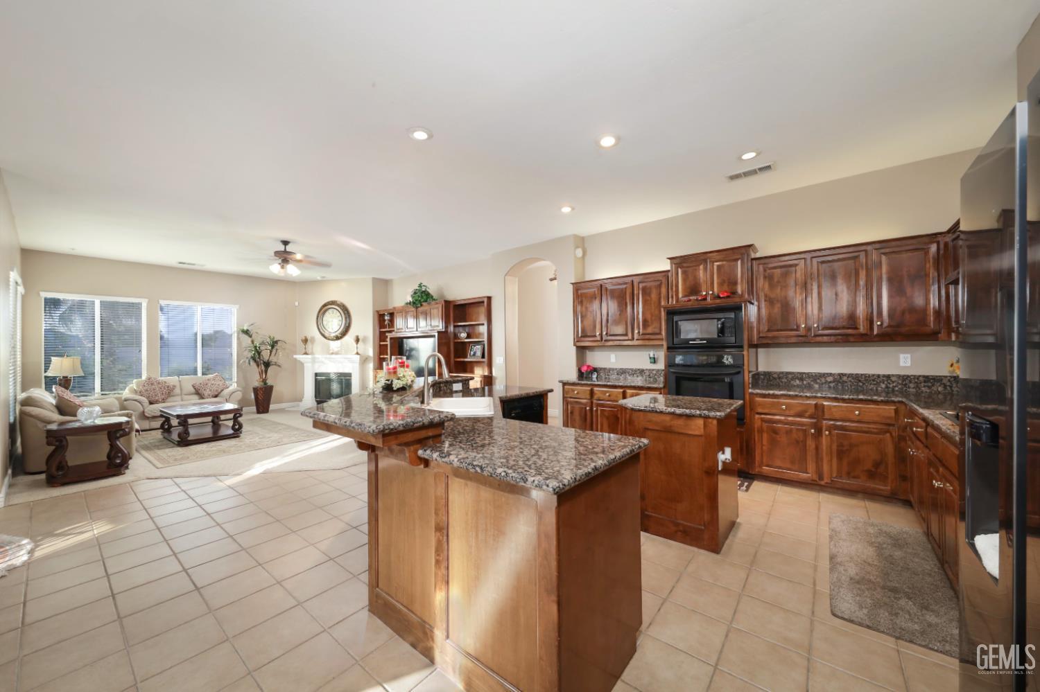 12504 Crown Crest Drive — photo 9