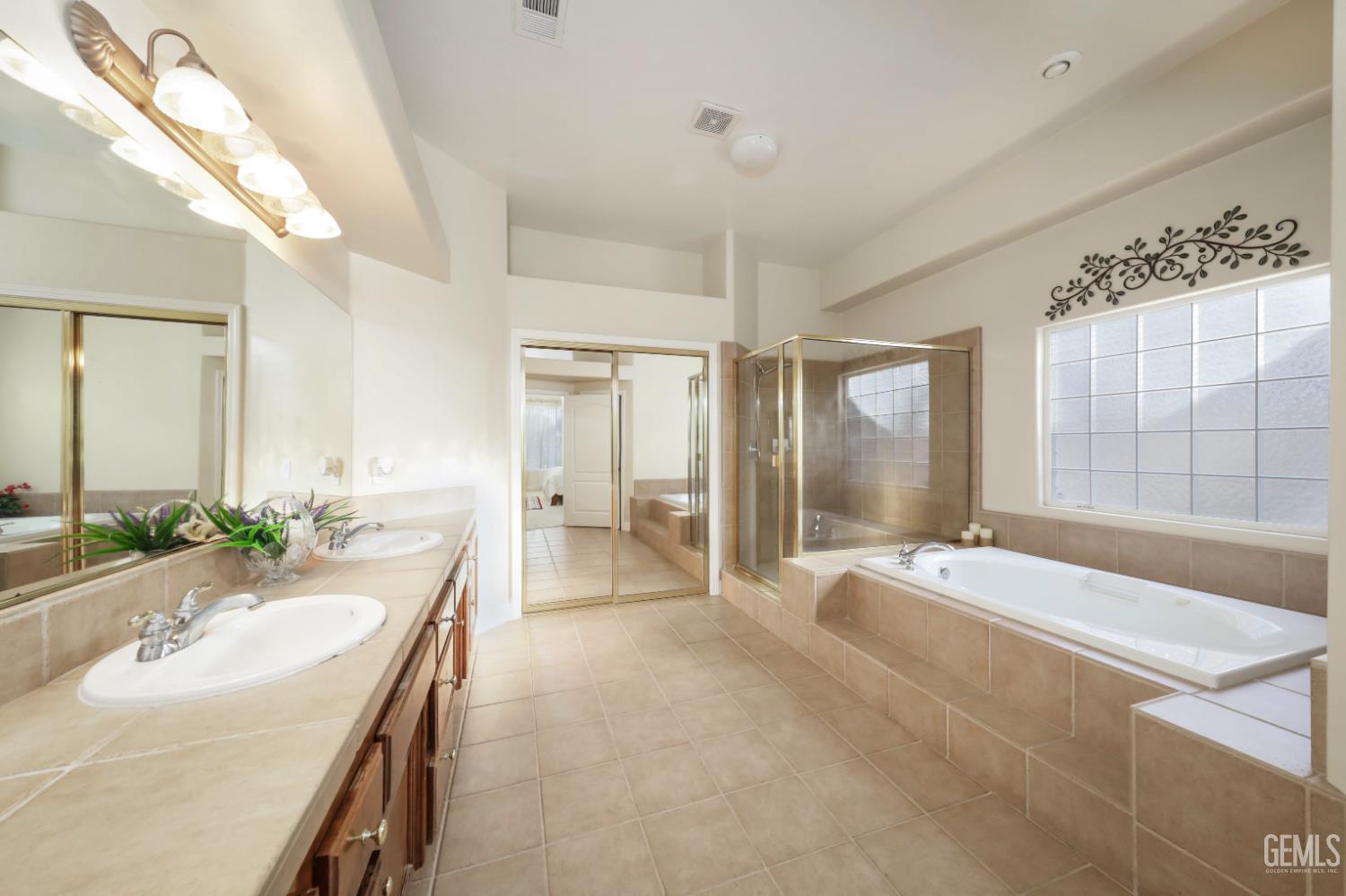 12504 Crown Crest Drive — photo 15