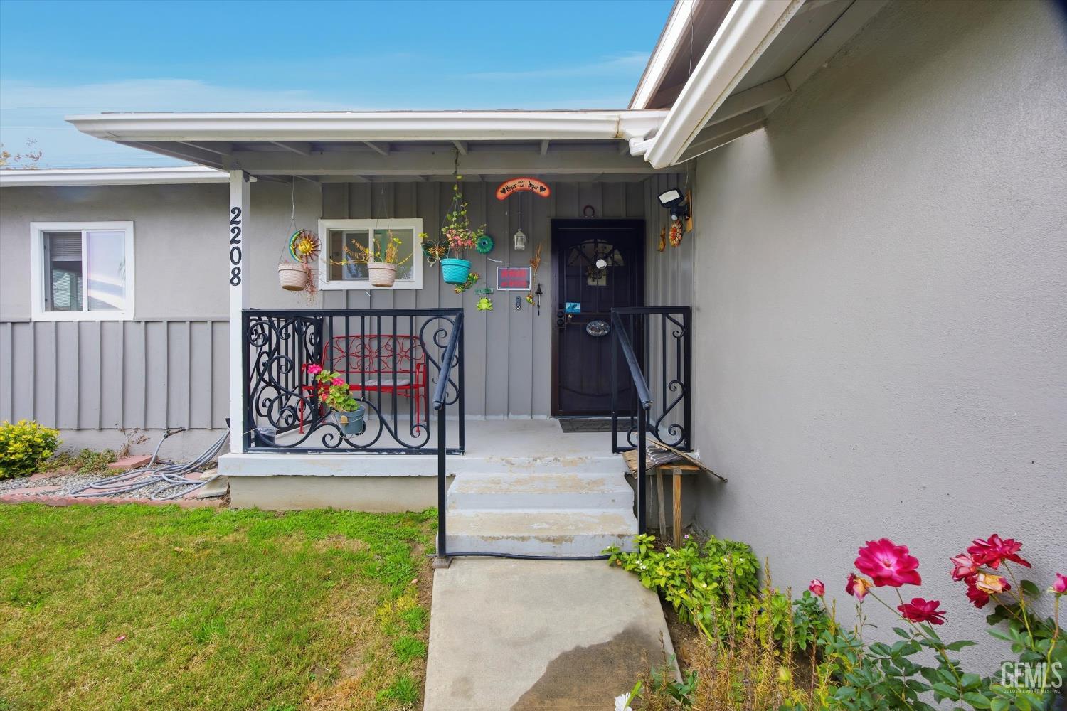 2208 Greenwood Drive — photo 4