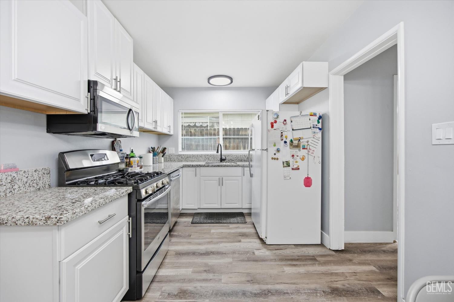 2208 Greenwood Drive — photo 11