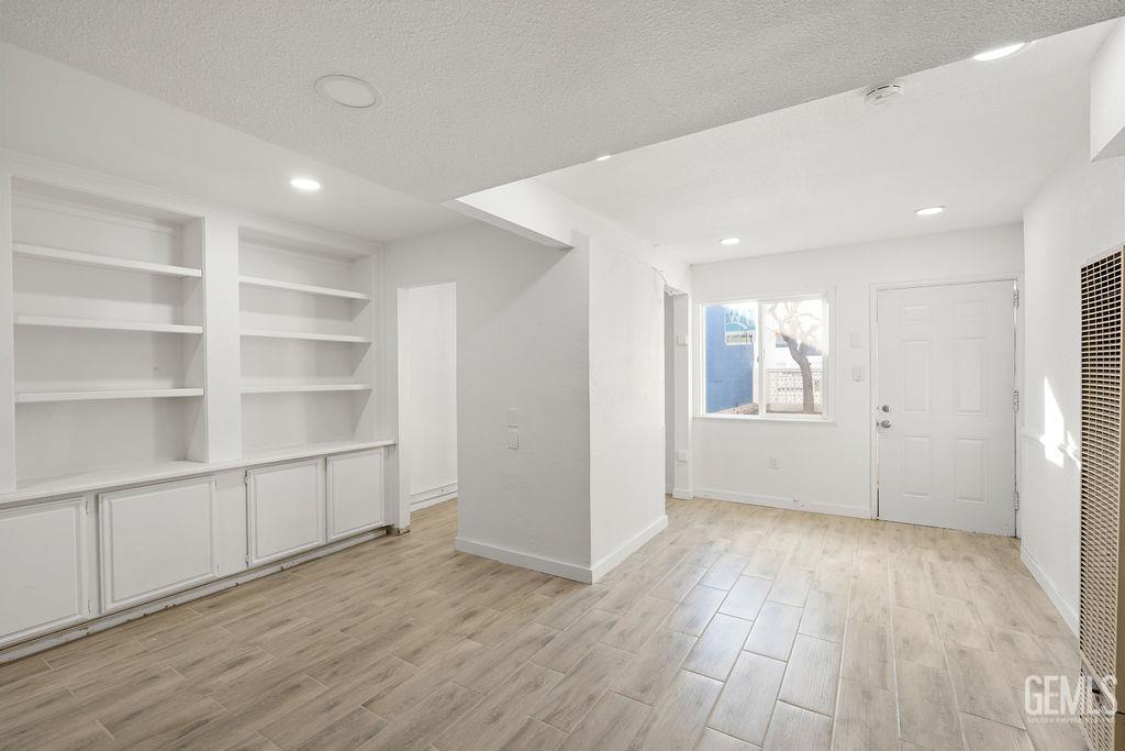 1825 Baker Street — photo 26