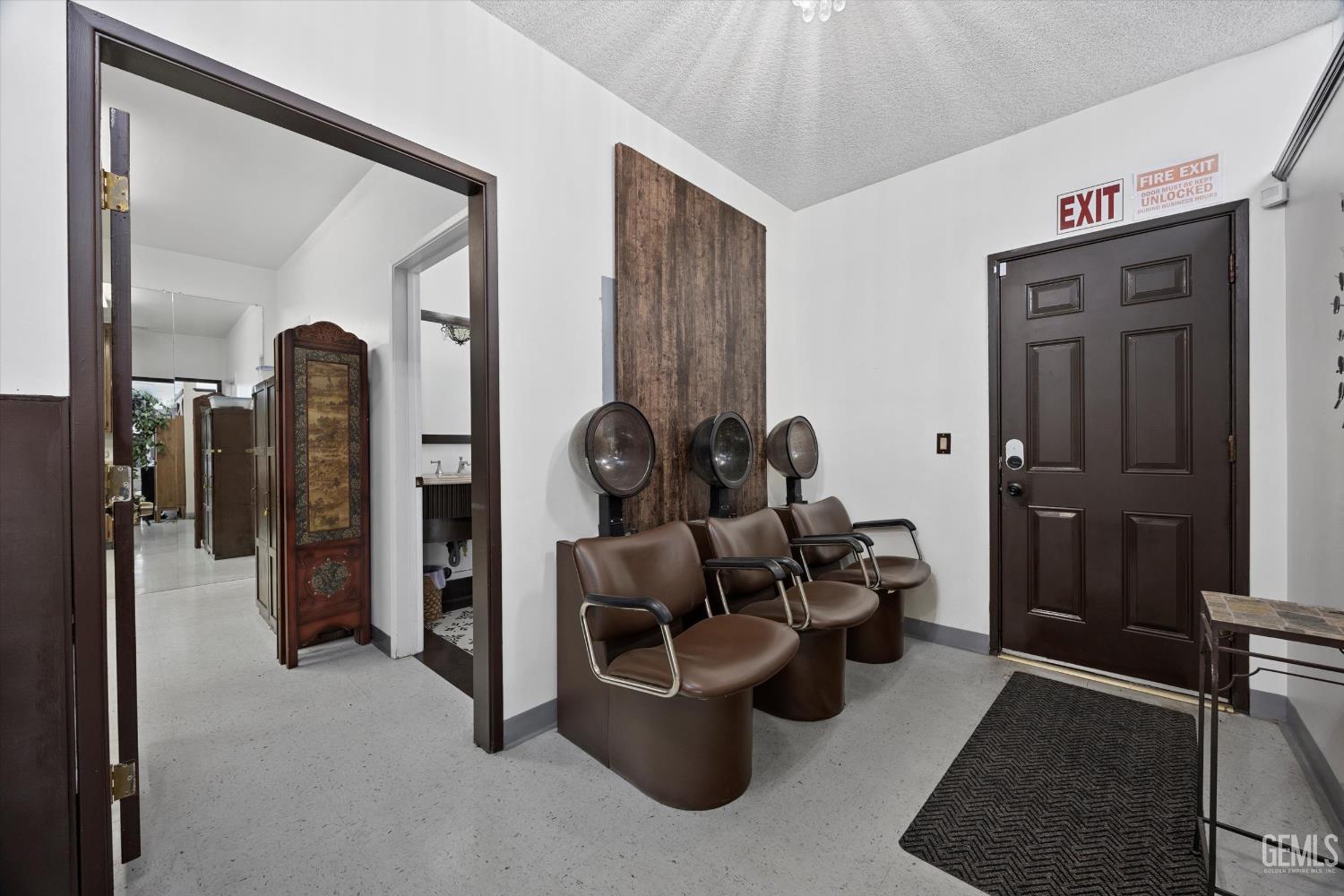 1601 N Chester Avenue — photo 6