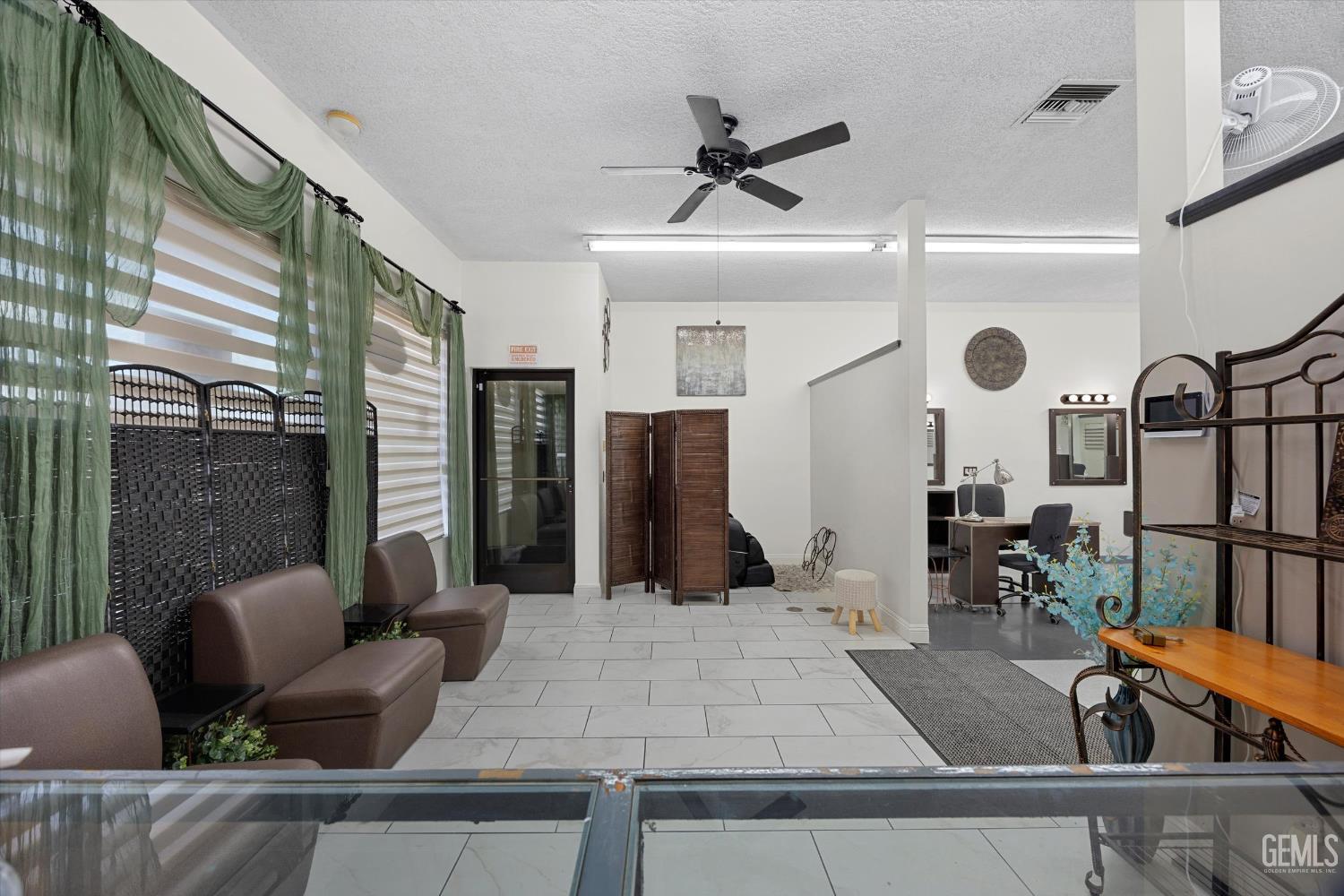 1601 N Chester Avenue — photo 20