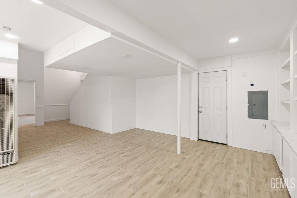 1825 Baker Street — photo 25