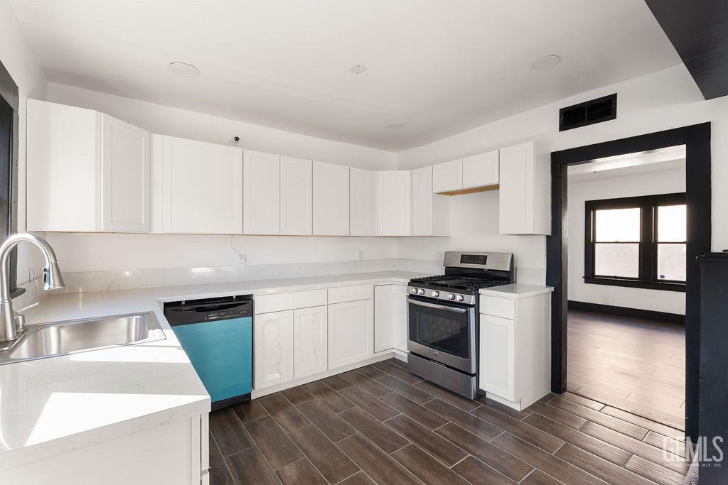 1825 Baker Street — photo 15