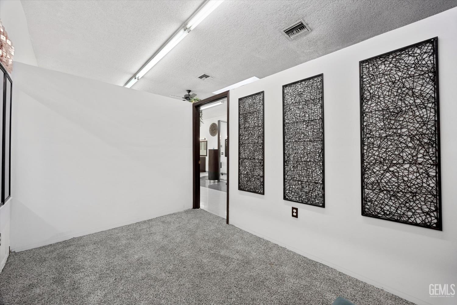 1601 N Chester Avenue — photo 13
