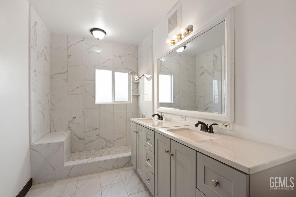 1825 Baker Street — photo 20