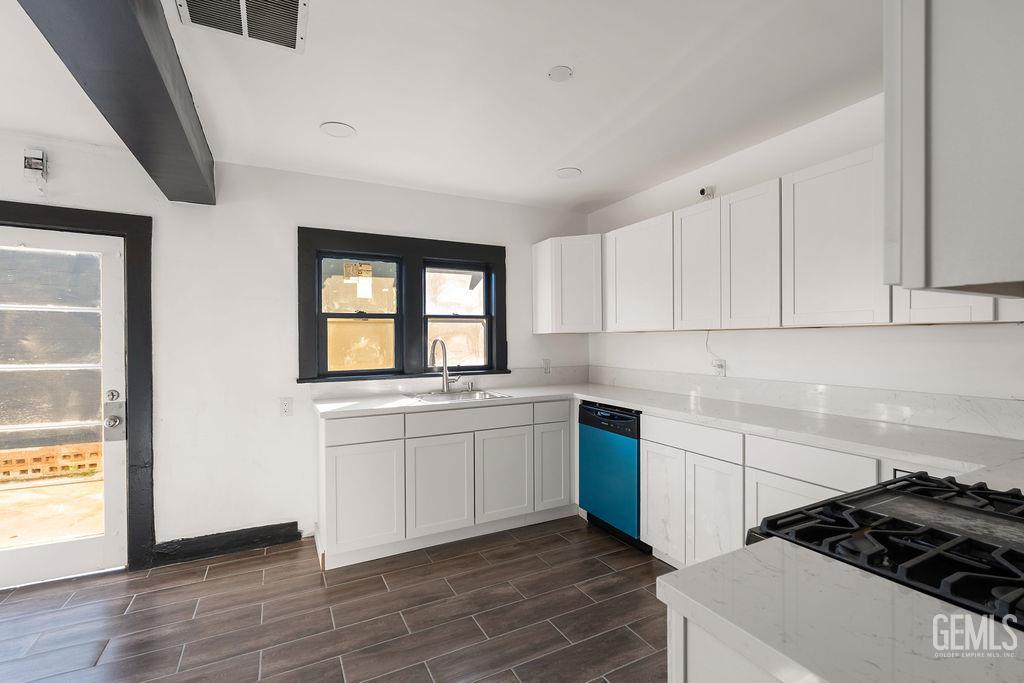 1825 Baker Street — photo 13