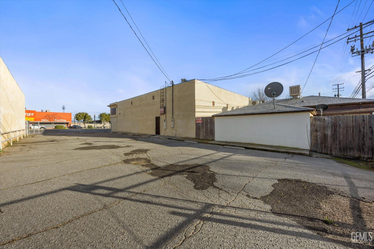 1601 N Chester Avenue — photo 31