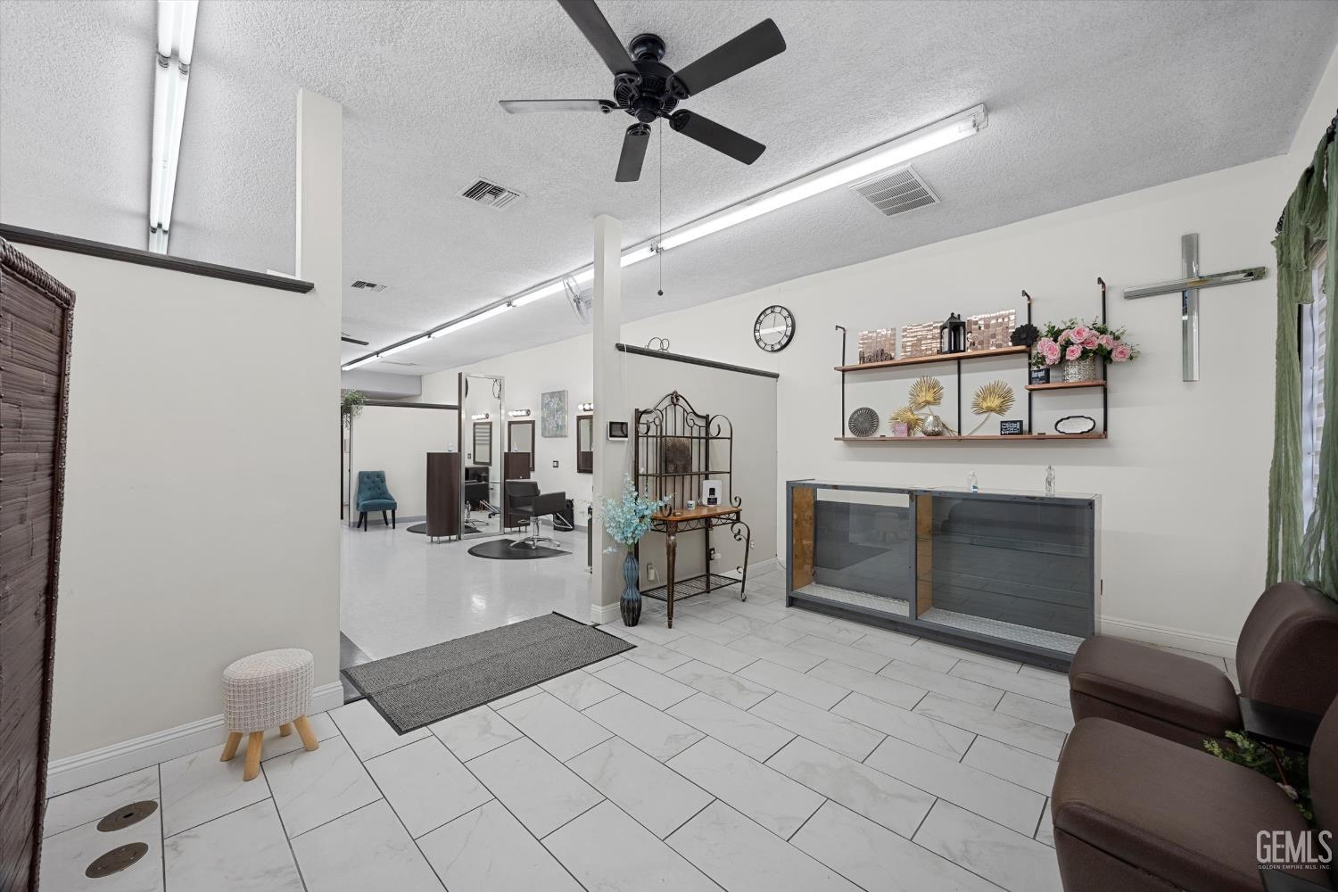 1601 N Chester Avenue — photo 22