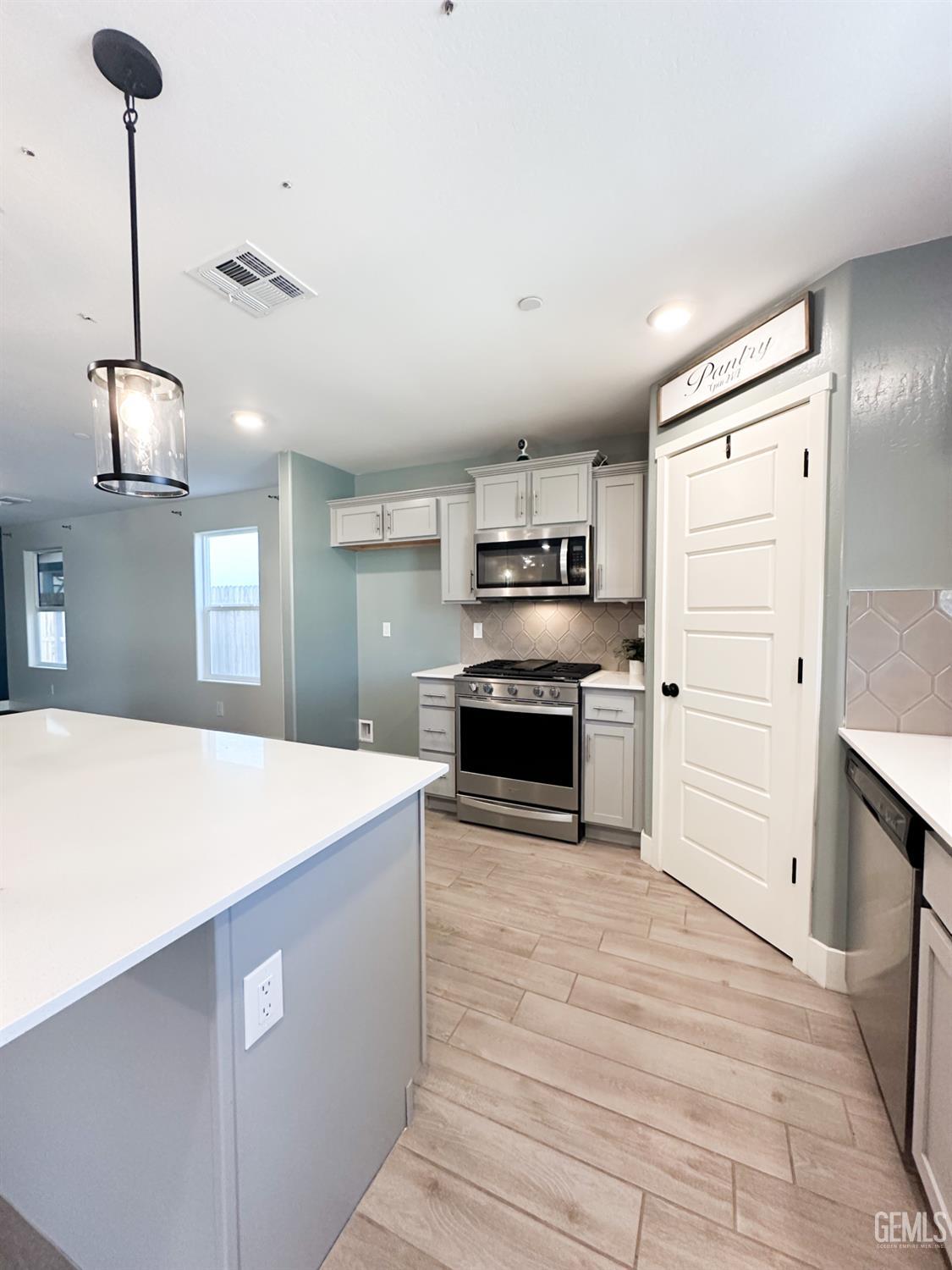 10112 Cooper Lake Avenue — photo 16