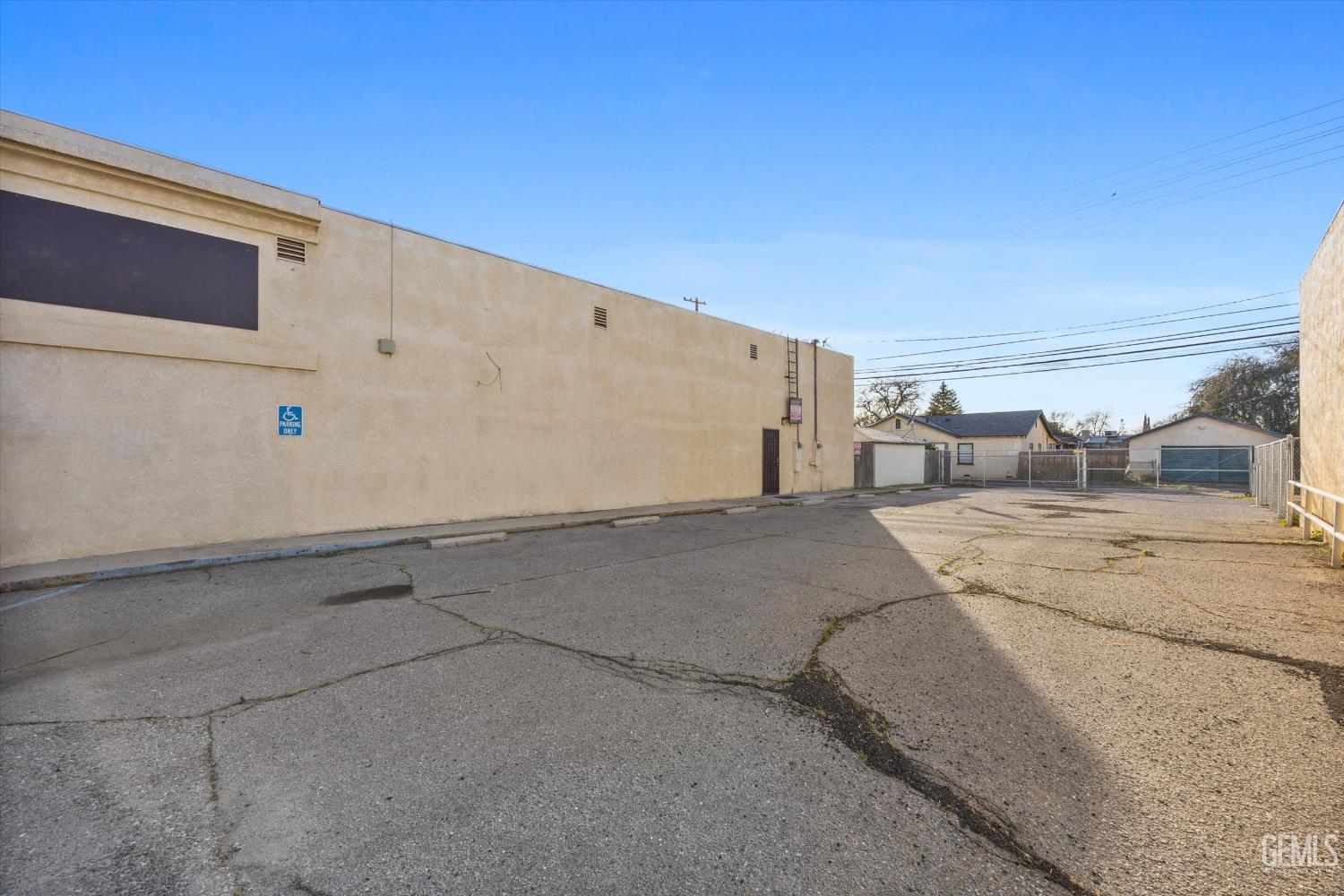 1601 N Chester Avenue — photo 33