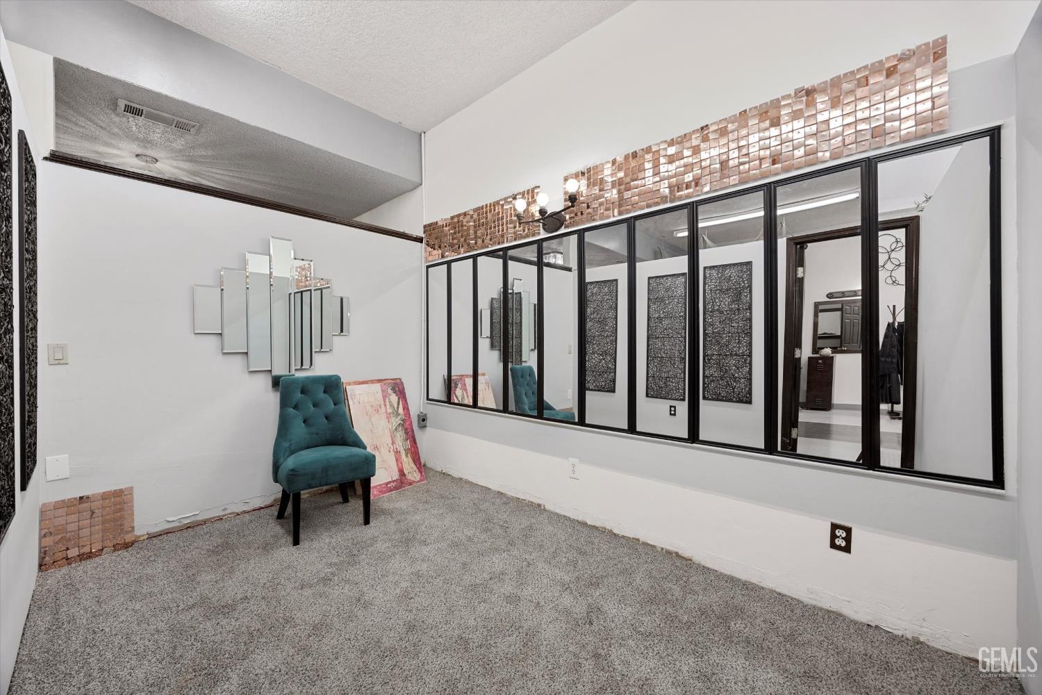 1601 N Chester Avenue — photo 12