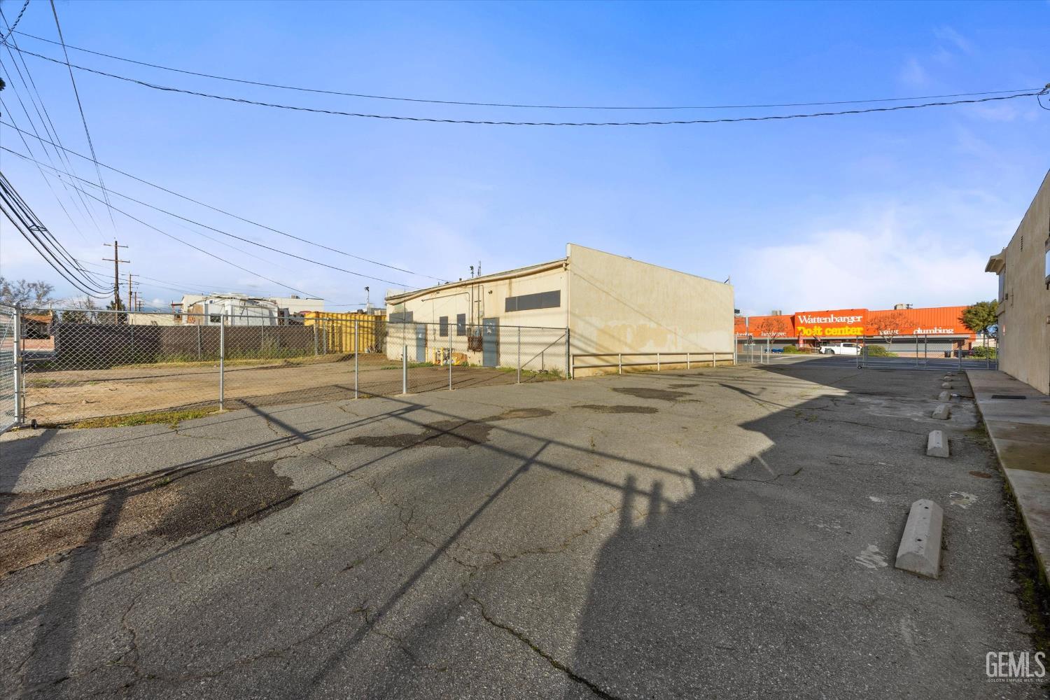 1601 N Chester Avenue — photo 32