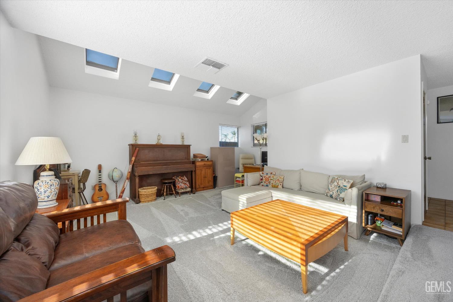 1912 Glenbrea Court — photo 23