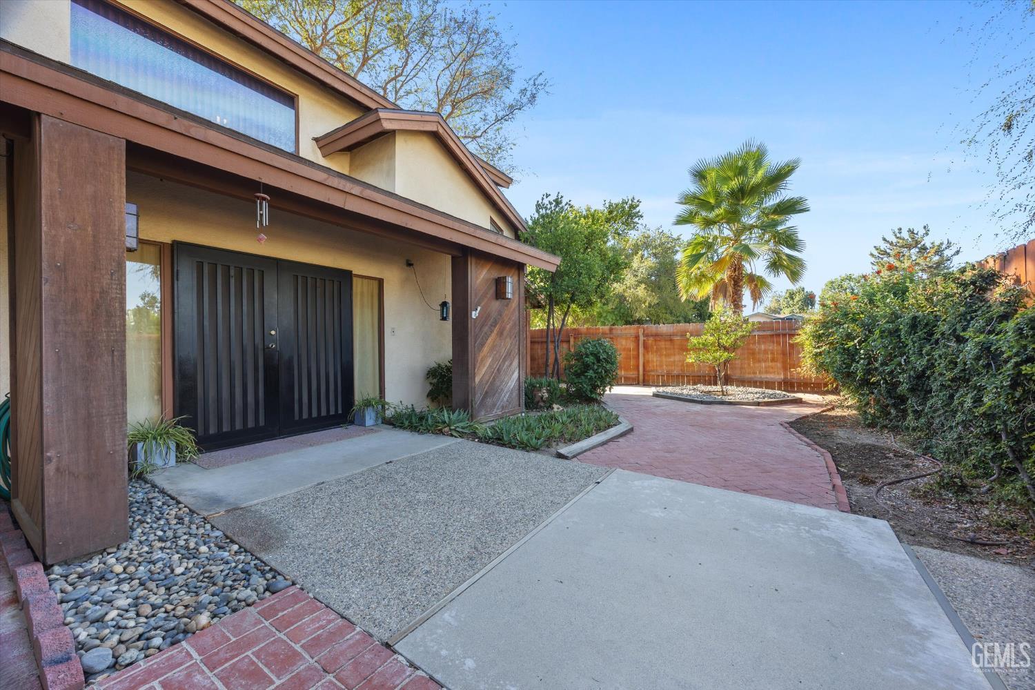 1912 Glenbrea Court — photo 14