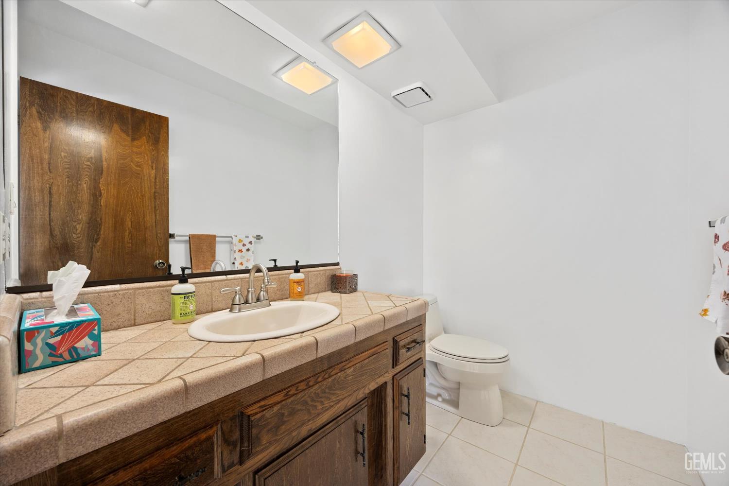 1912 Glenbrea Court — photo 44