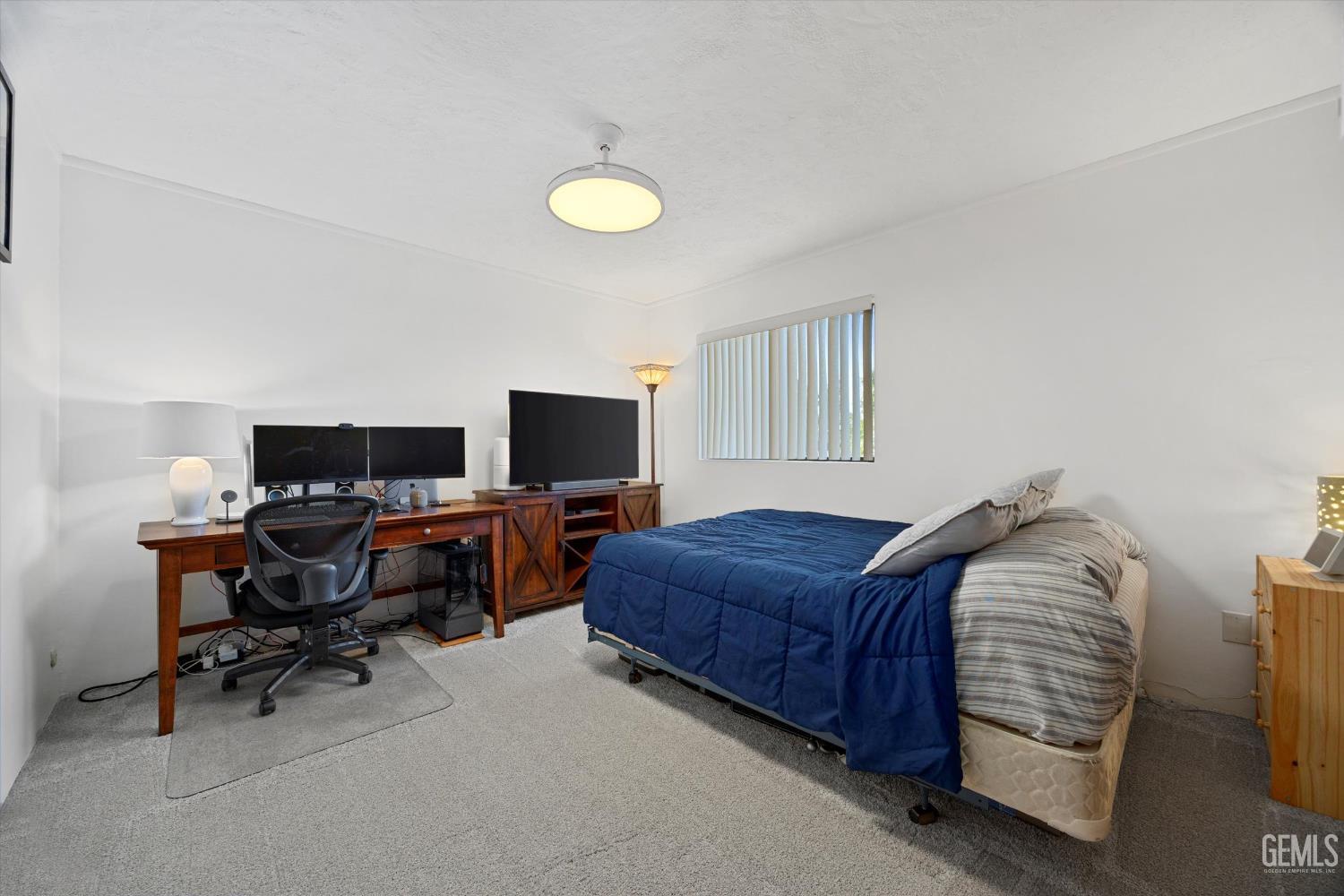 1912 Glenbrea Court — photo 45