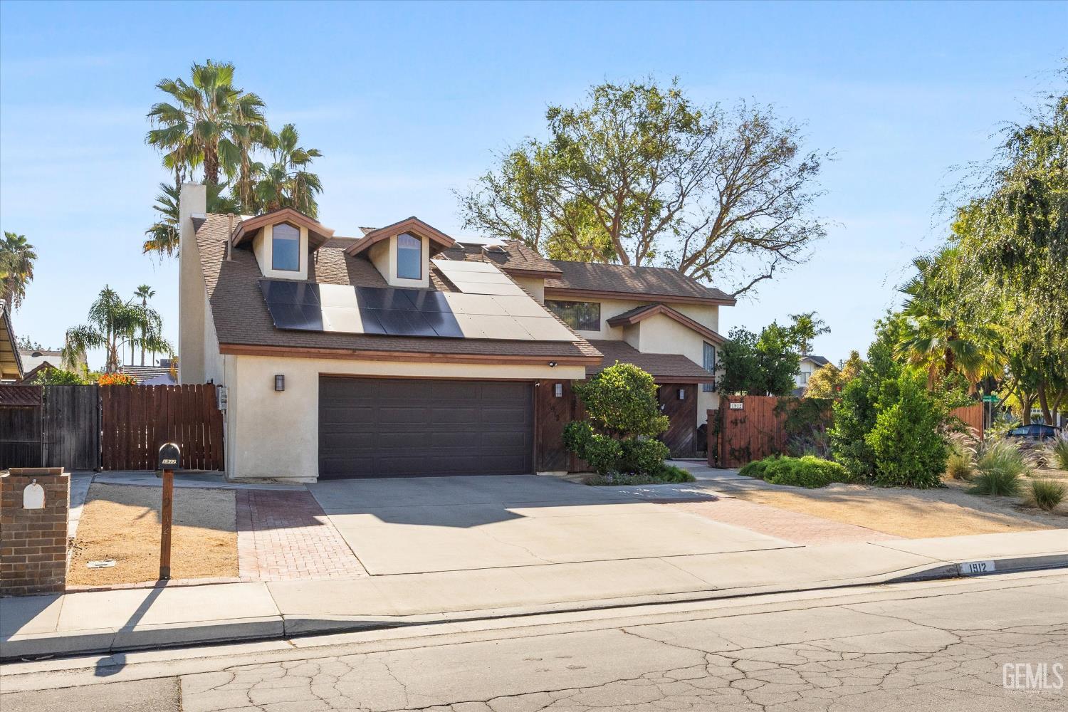 1912 Glenbrea Court — photo 10