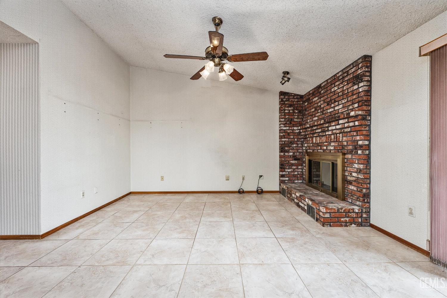 5900 Dorset Drive — photo 8