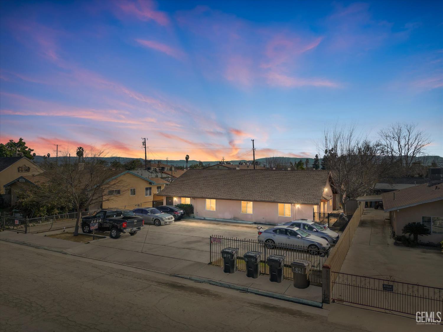 1821 Pacific Street — photo 2