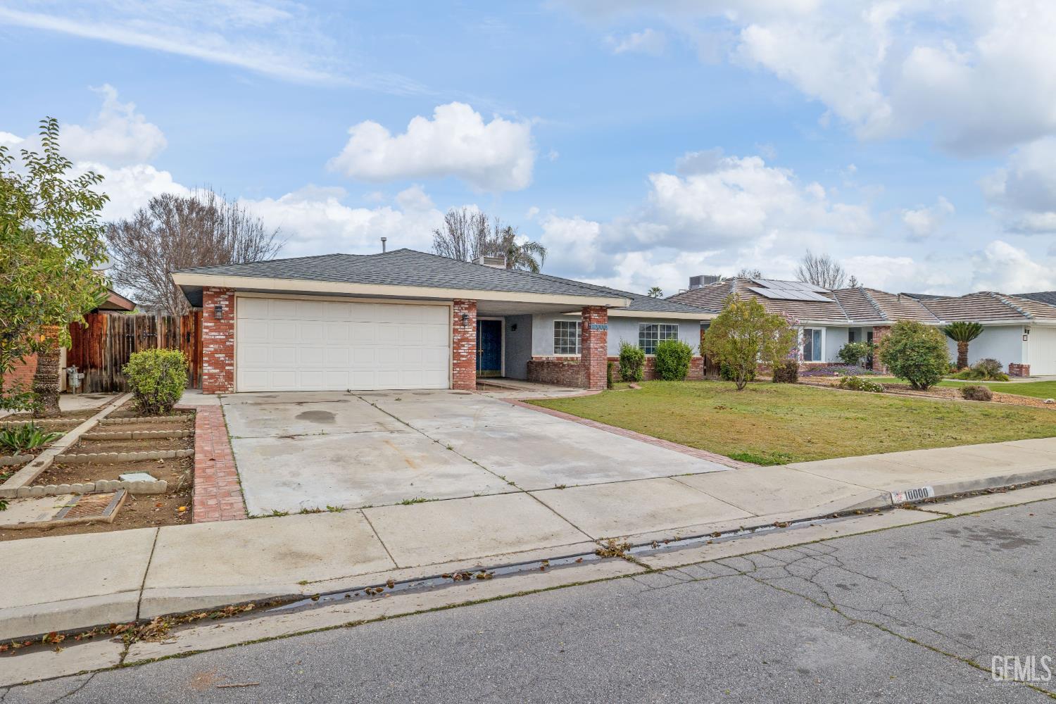 10000 Marilee Avenue — photo 2