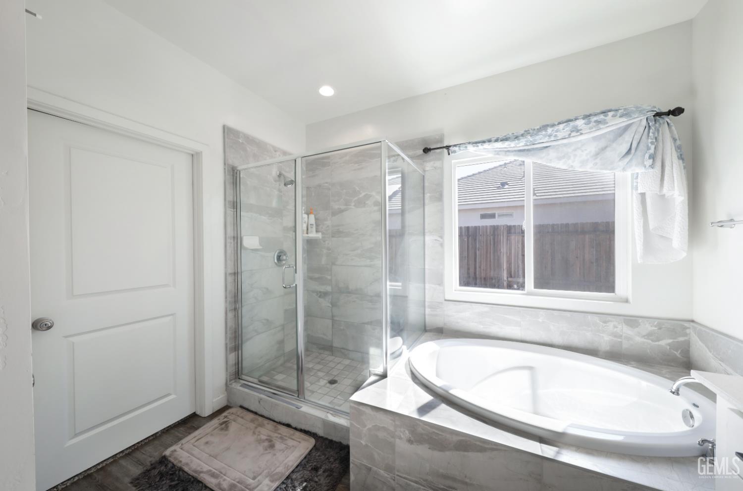 16002 Canterbury Court — photo 20