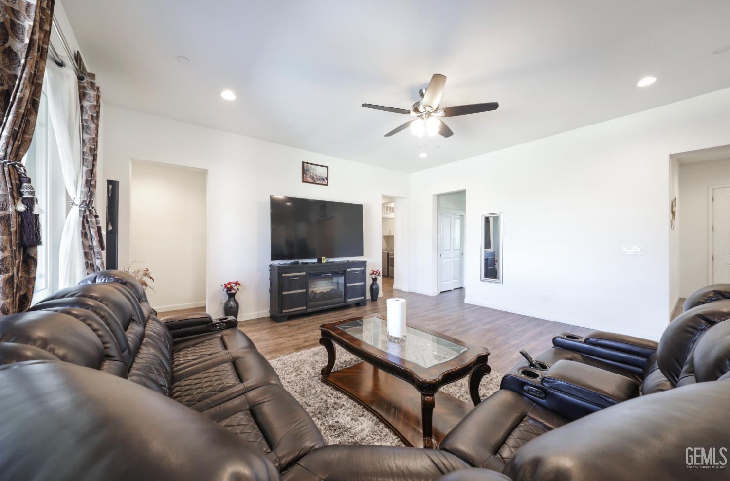 16002 Canterbury Court — photo 13