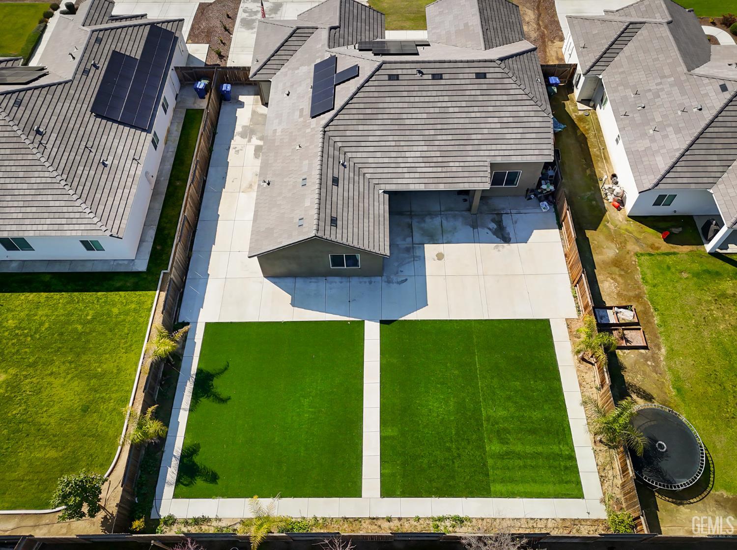 16002 Canterbury Court — photo 35