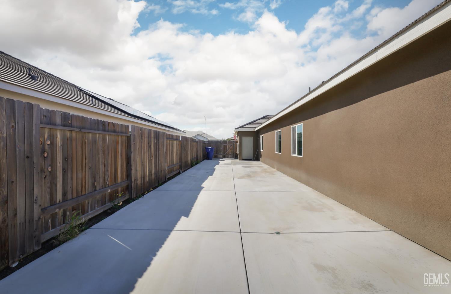 16002 Canterbury Court — photo 34
