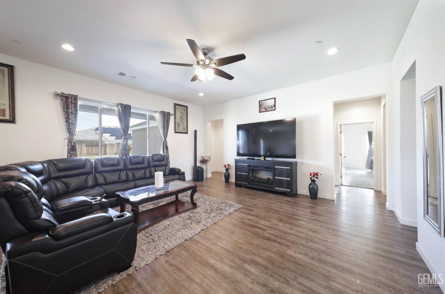 16002 Canterbury Court — photo 15